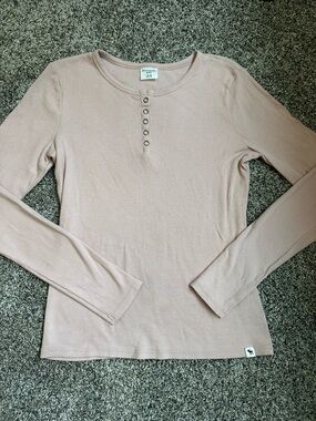 Abercrombie & Fitch Long-Sleeve Ribbed Henley in Dusty Rose